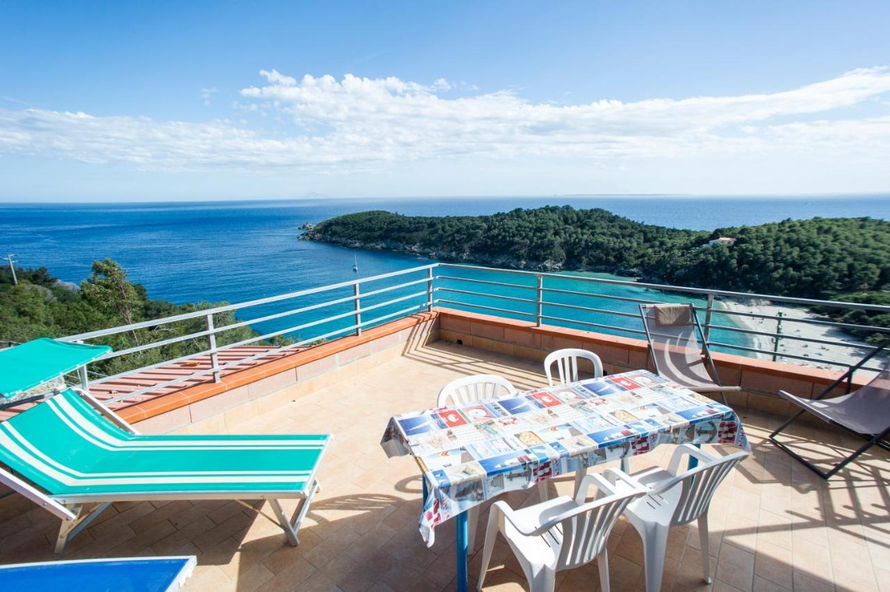 Villa La Terrazza Sul Mare - Goelba Fetovaia Bagian luar foto